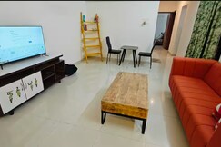 Bamboo Stays - Vibrant 2bhk Apt Nr Jupiter Hsp