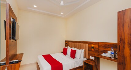 Hotel Golden Sands Inn Room Type - Deluxe Room