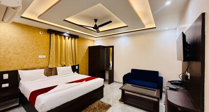 Hotel D B Palace Room Type - Deluxe Room