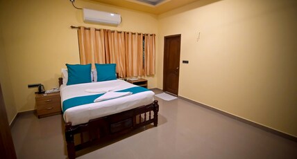Benzy Palace Resort Room Type - Deluxe Double Room