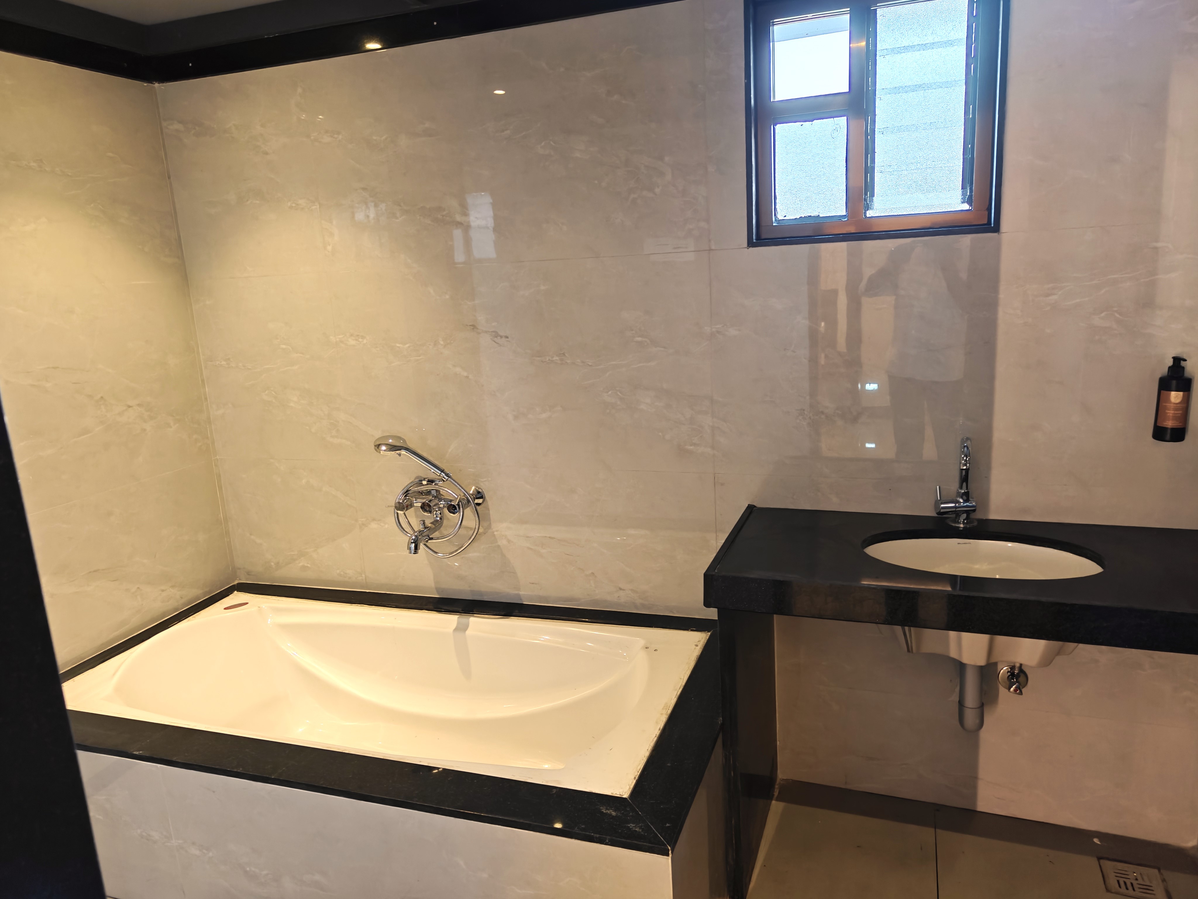 REGENCY EXECUTIVE ROOMS - Tap to explore photos