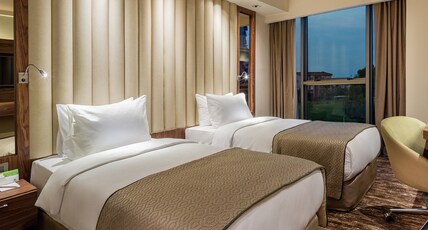 Holiday Inn ANTALYA - LARA Room Type - 2 Twin Beds Standard City View Balcony