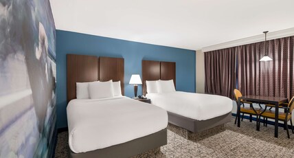 Best Western Winners Circle Room Type - 2 Double Beds, Non-Smoking, Downstairs, High Speed Internet Access, Microwave And Refrigerator, Full Best Western Winners Circle Room Type - 2 Double Beds, Non-Smoking, Downstairs, High Speed Internet Access, Microwave And Refrigerator, Full
