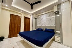 Serene Shoreside - Chic 1BHK