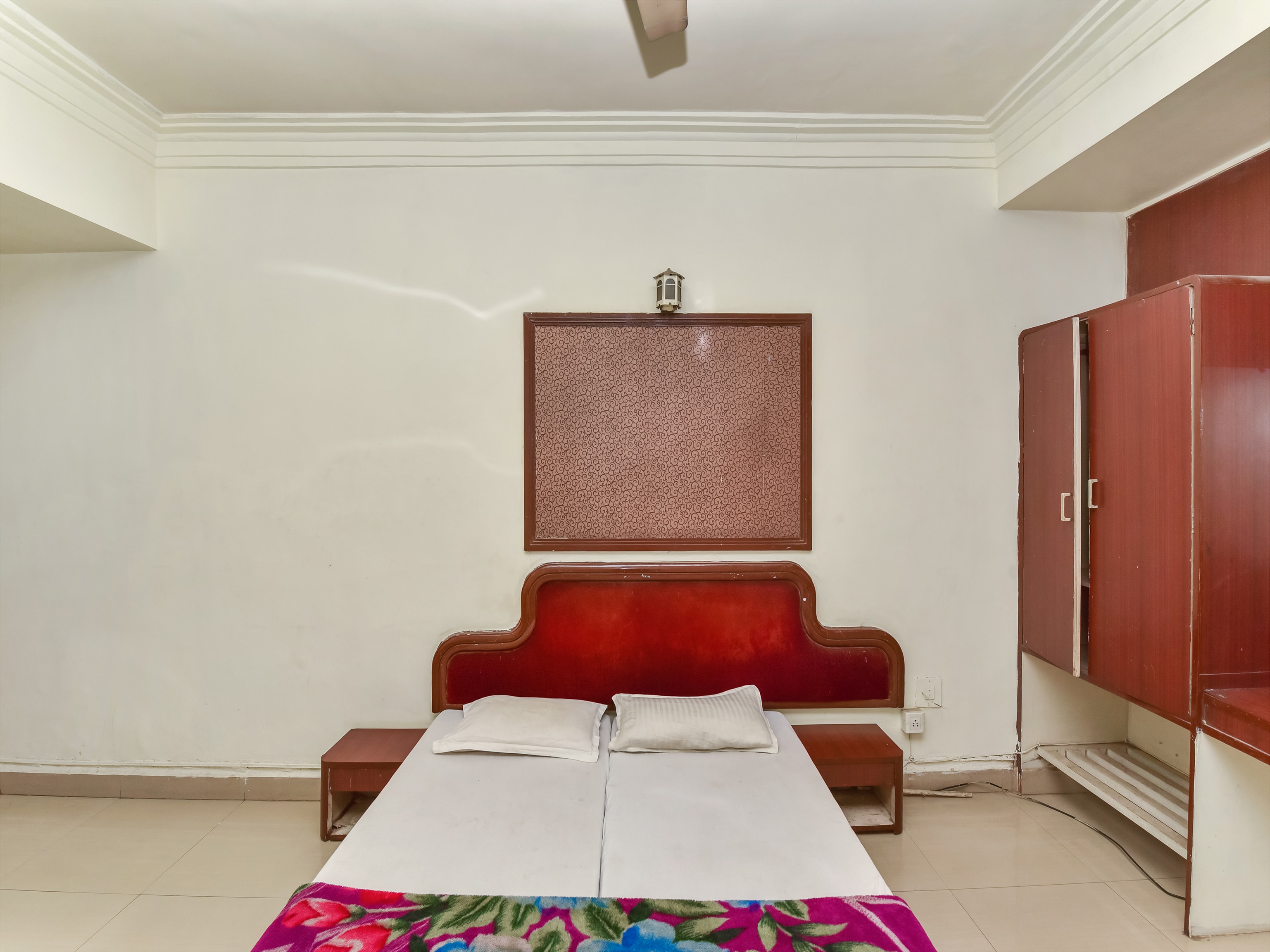 Hotel Richa - Tap to explore photos