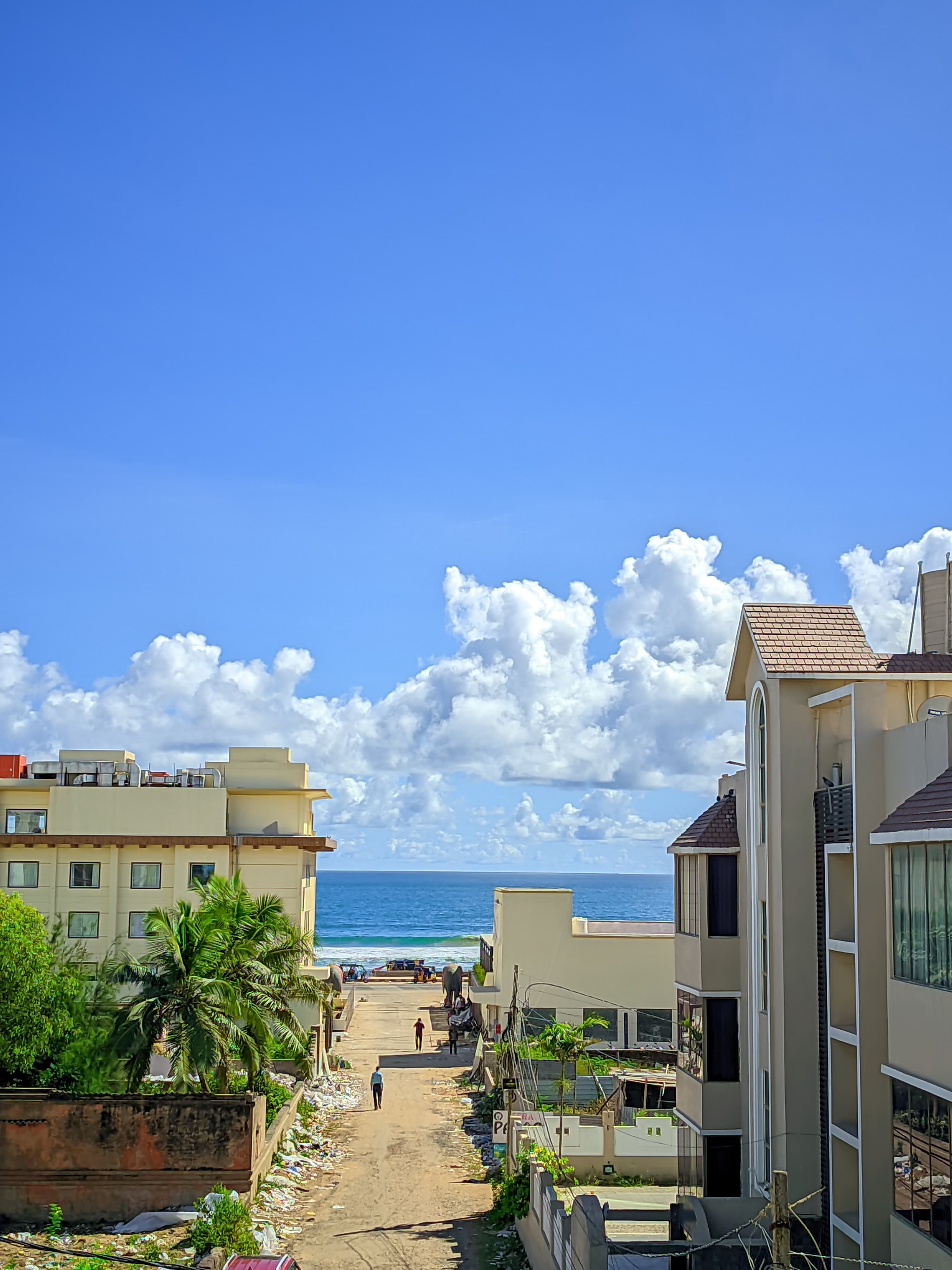BOLLYWOOD 2.0 HOTEL - 50 METER TO BEACH - Tap to explore photos