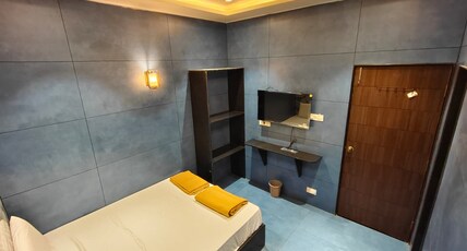 Srivara Grand Room Type - Double Bed AC Room