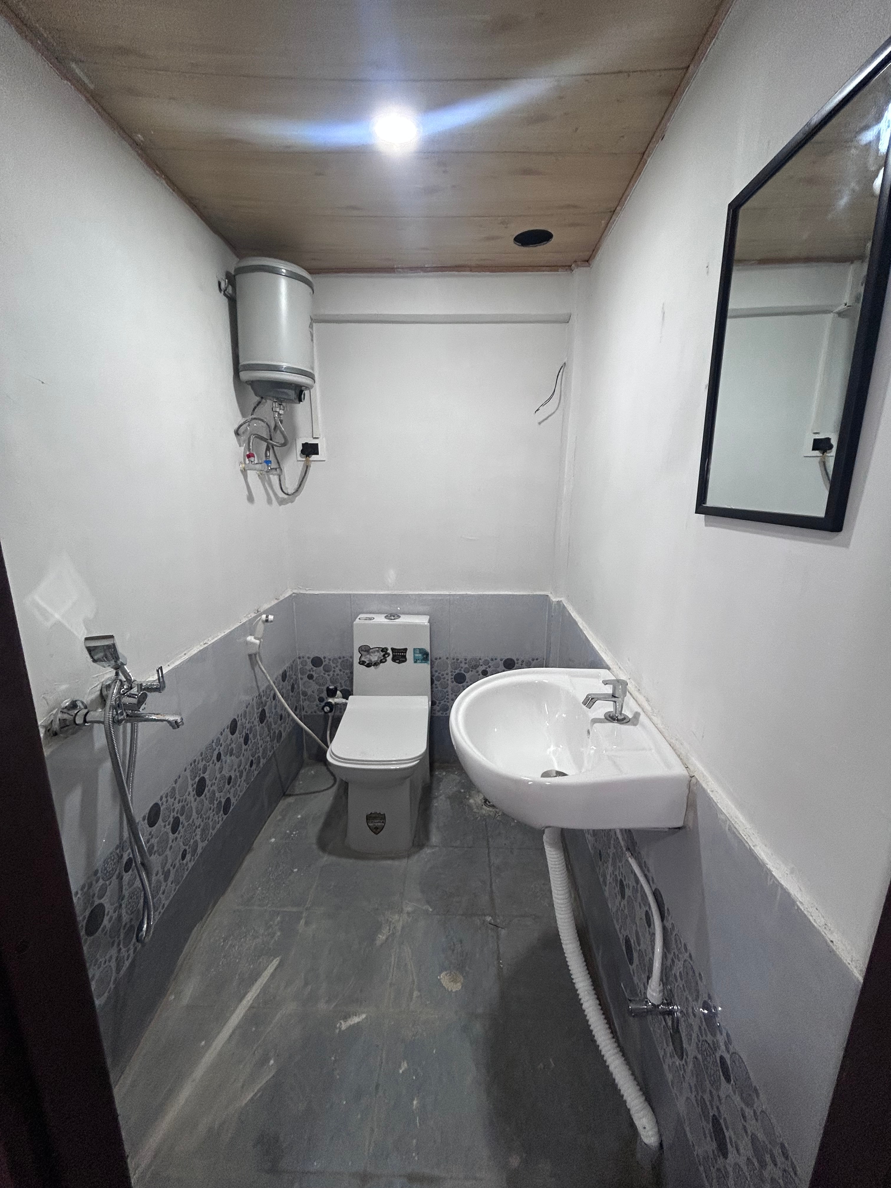 Mall Vistaa Homestay - Tap to explore photos