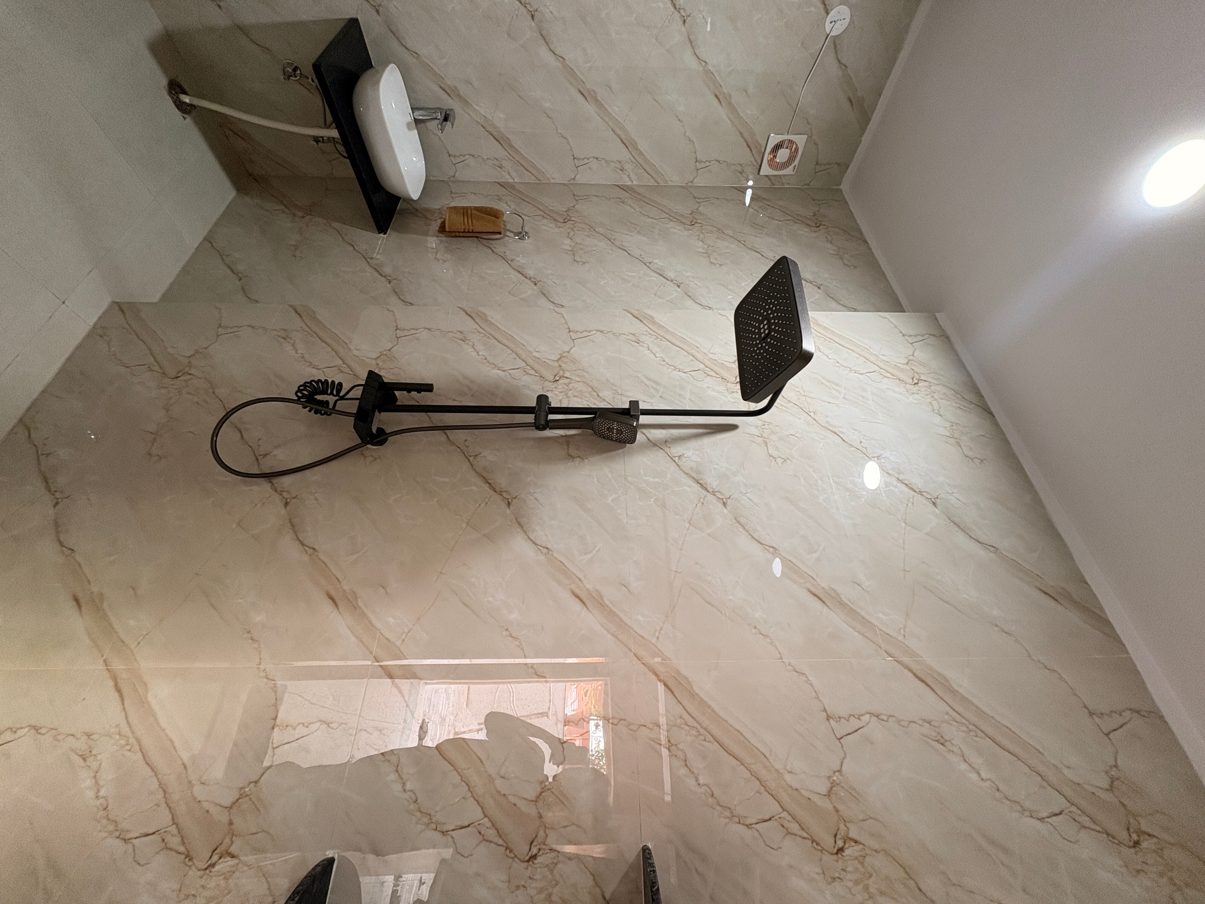 The suite-Luxe Elite - Tap to explore photos