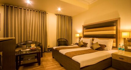 The Suncourt Hotel Yatri Room Type - Superior Room