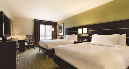 Hilton Garden Inn Houston Northwest Room Type - 2 QUEENS W DRINKS-SNACKS