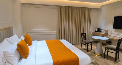 Hotel Arshiv Room Type - Deluxe Room, Super Deluxe Room, Executive Room, Twin Room Hotel Arshiv Room Type - Deluxe Room, Super Deluxe Room, Executive Room, Twin Room