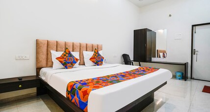 FabHotel Saroj Inn - Mumbai Naka Room Type - Family Room