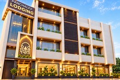 Rooms of Hotel Panchalee Deluxe ( Gokul Group Hotel Next to Railway Station )