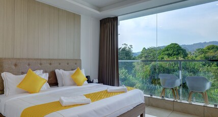 The Drizzle Stays Munnar Room Type - Deluxe Room with Balcony