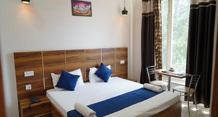Hotel Kartik Room Type - Deluxe City View