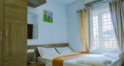 THE HOTEL CHOLA INN Room Type - PREMIUM STANDARD