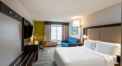 Holiday Inn Express PHILADELPHIA NE - BENSALEM Room Type - 1 Queen Standard Mobility Access Roll in Shower