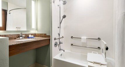 Holiday Inn Express & Suites WAYCROSS Room Type - 2 Queen Suite Communications Mobility Accessible Tub Holiday Inn Express & Suites WAYCROSS Room Type - 2 Queen Suite Communications Mobility Accessible Tub