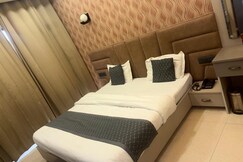 Oly Hotel Rajshree