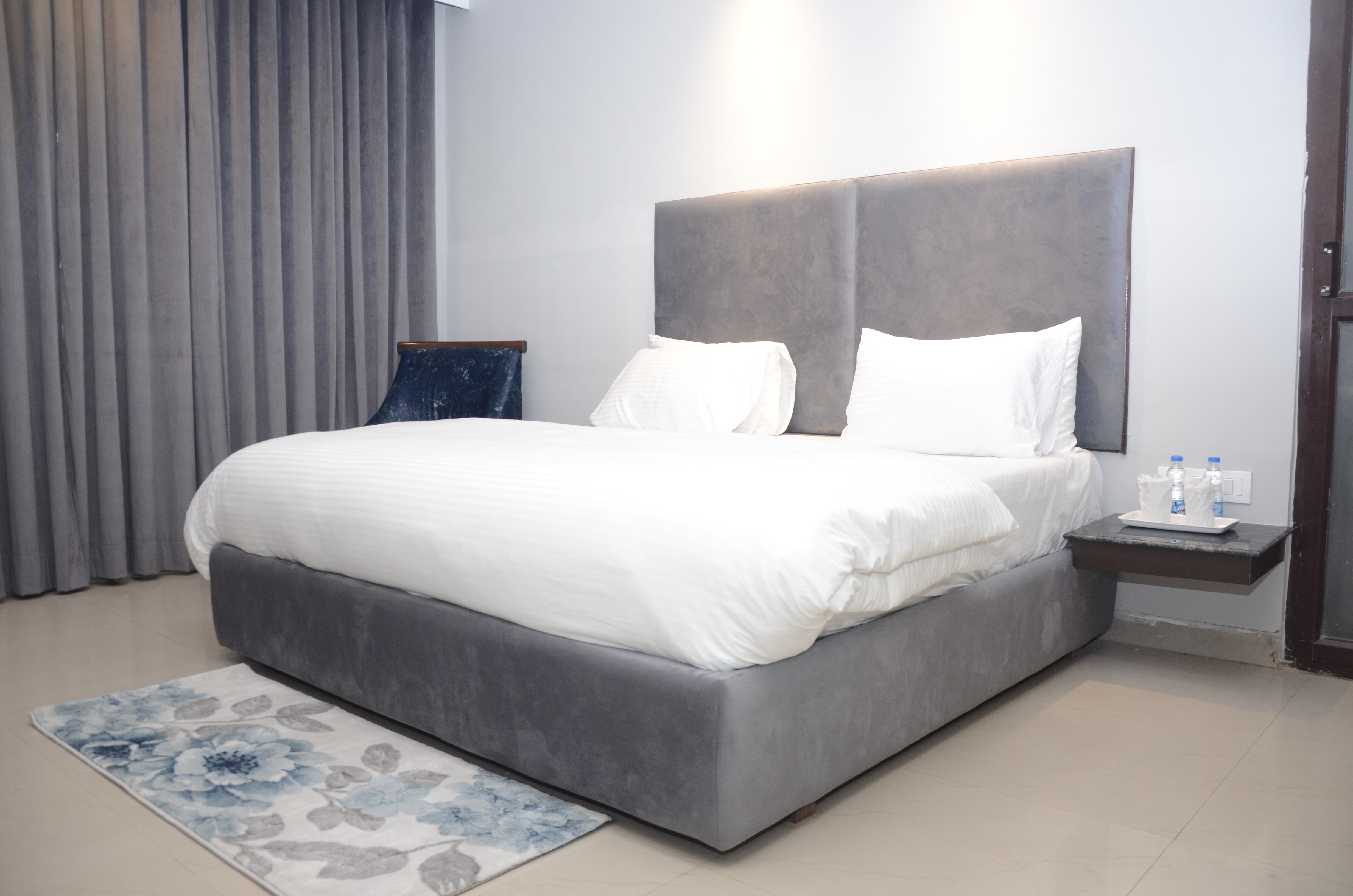 Van Durga Villas & Suites - Tap to explore photos