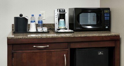 Hilton Garden Inn DFW North Grapevine Room Type - 1 KING ACC RM W BATHTUB