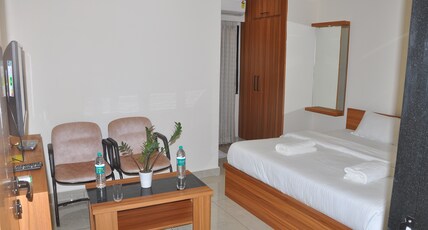 Vasudev Comforts Room Type - Super Deluxe Ac Room