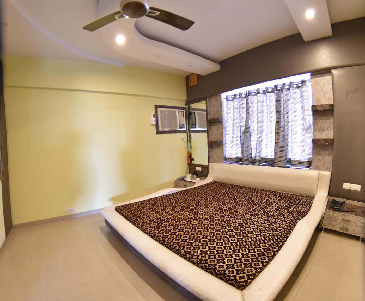 Shraddha Saburi Paying Guest House - Tap to explore photos