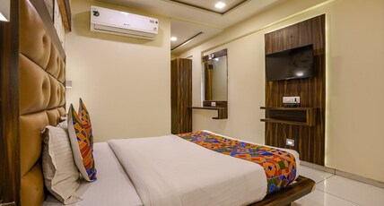 Hotel Silver Palace , Jashodanagar Room Type - Deluxe Room