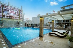 Royal Palace Beach Resort