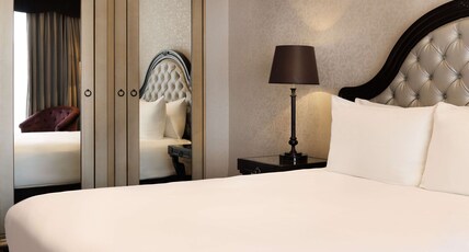 Hilton London Syon Park Room Type - STANDARD QUEEN GUEST ROOM