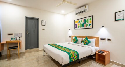 Treebo The Trio, Karmanghat Room Type - Deluxe Family Room