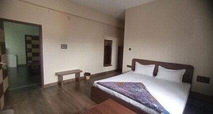 HONNASIRI RESIDENCY Room Type - 3 BED NON AC ROOM