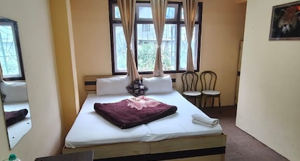HOTEL UTPALA Room Type - DELUXE DOUBLE BED VIEW (U1) HOTEL UTPALA Room Type - DELUXE DOUBLE BED VIEW (U1)