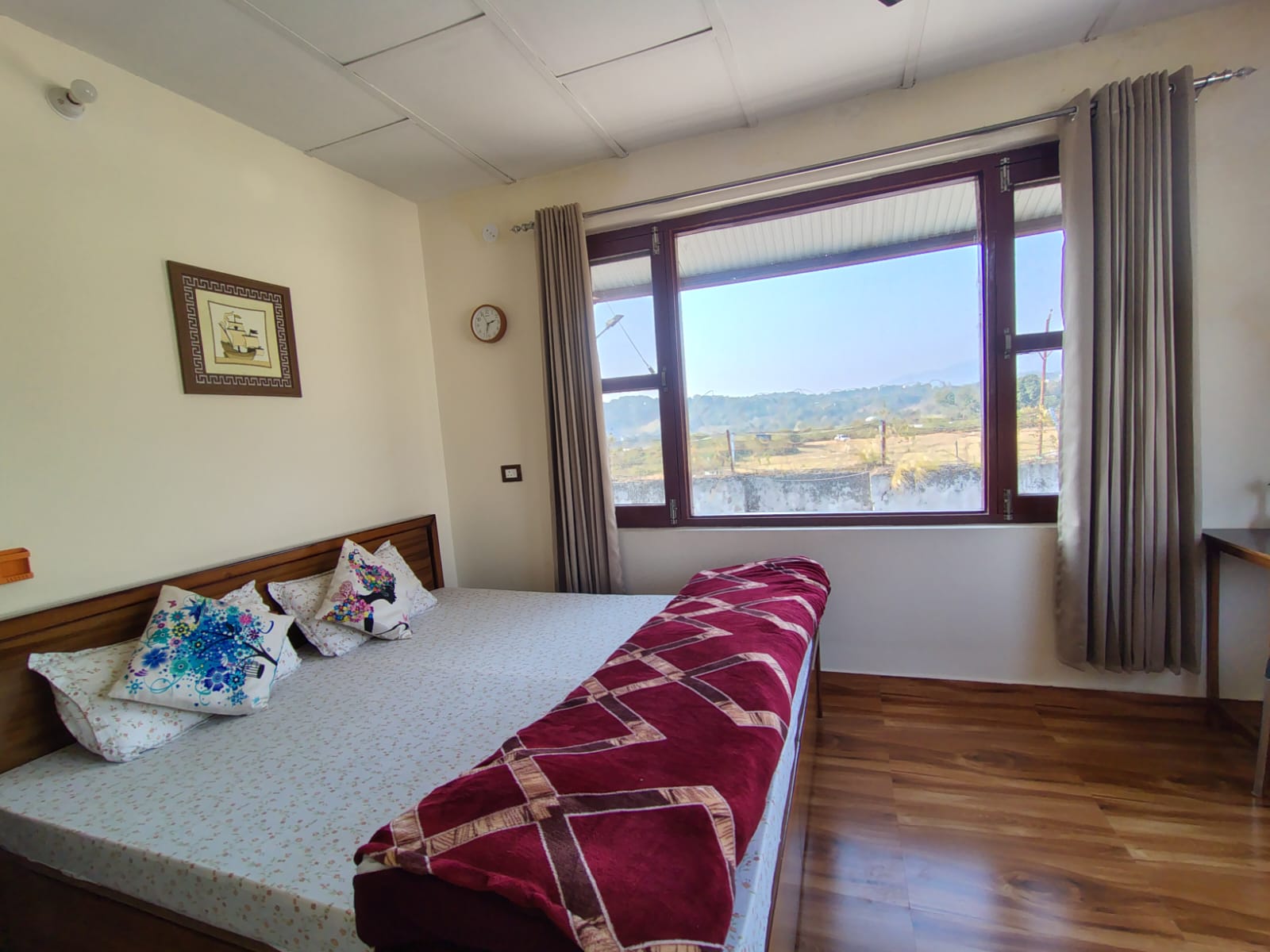 Mountain View Homestay Dharamshala - Tap to explore photos