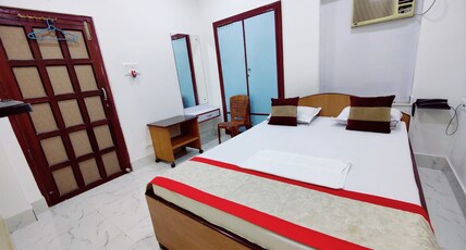 Astana Inn Room Type - Basic AC Room (common washroom)