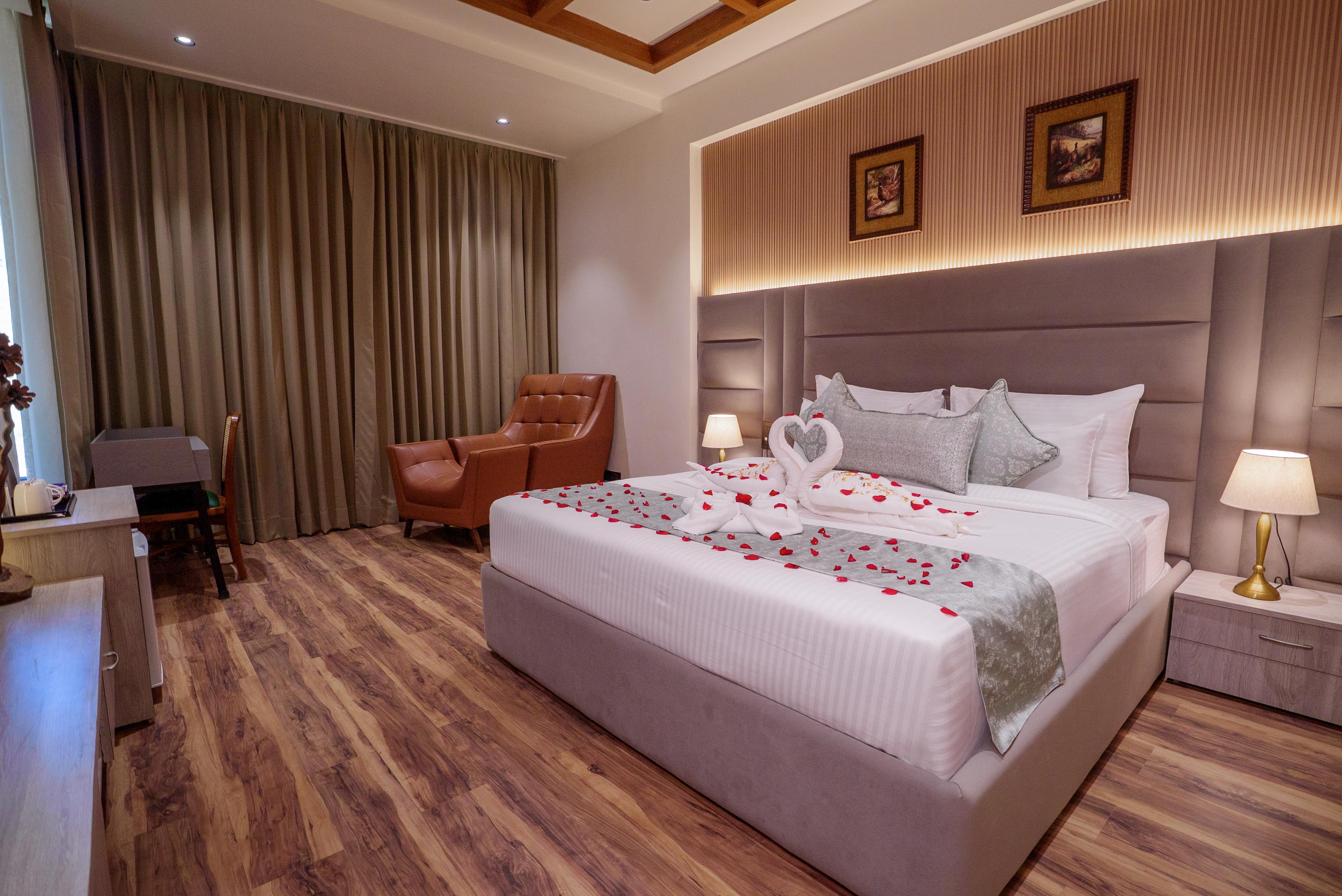 Hotel Devdhara - Tap to explore photos