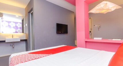 Hotel O Rooms Boutique Hotel Room Type - Suite Triple