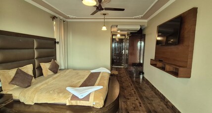 Hotel Naqash Residency Room Type - Deluxe Room with Air Conditioning