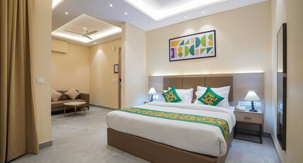 Treebo Premium Indus Crown Room Type - Deluxe Family Room