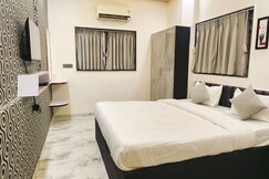 Hotel Sahara Residency