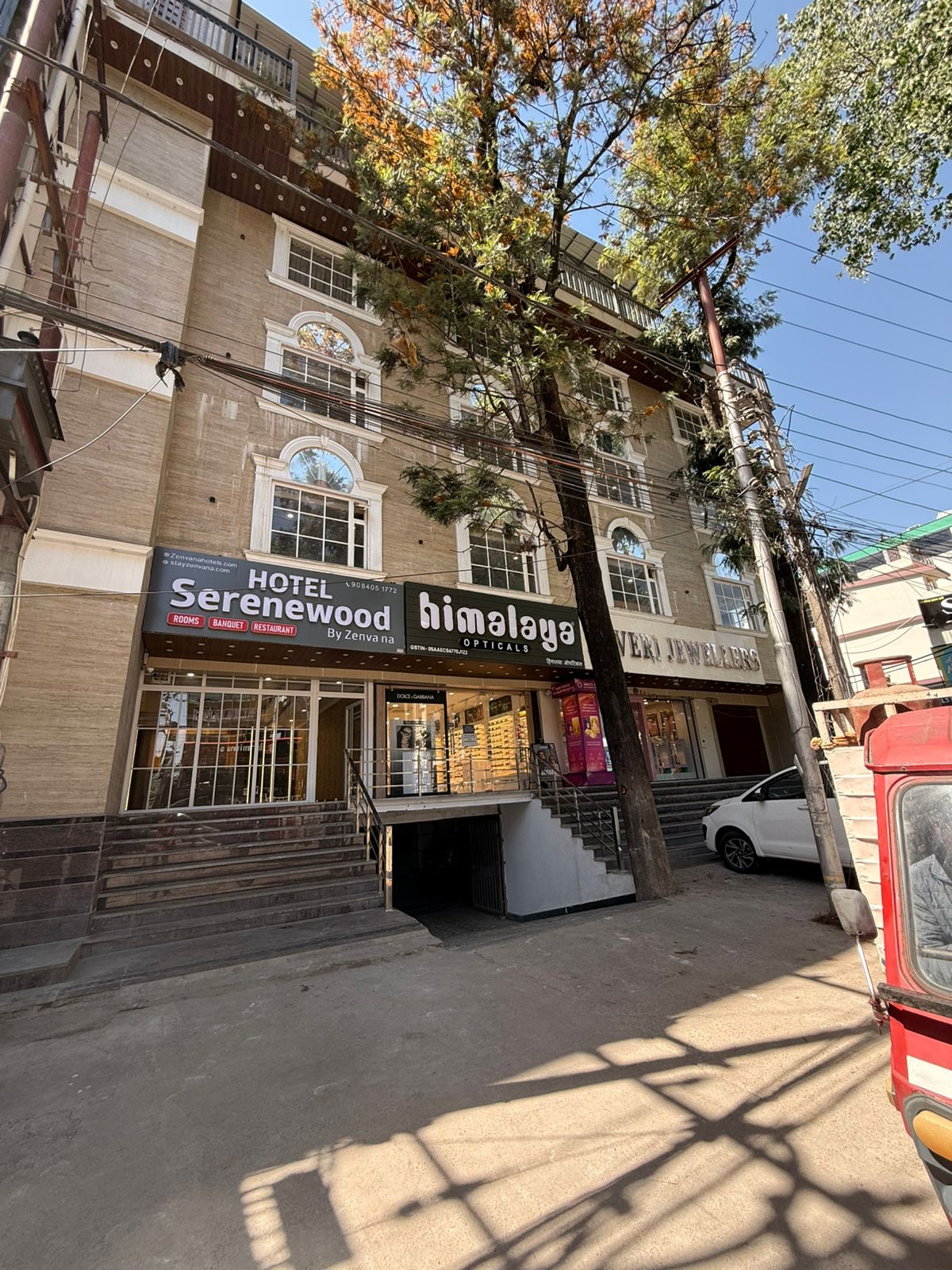 Hotel Serenewood - Tap to explore photos