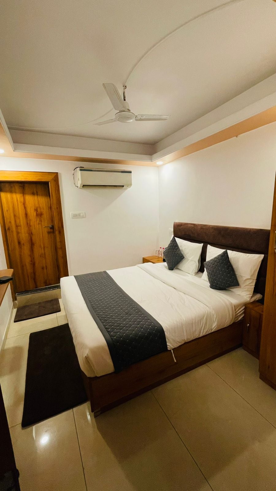 Citylights Inn - Near Sangam - Tap to explore photos