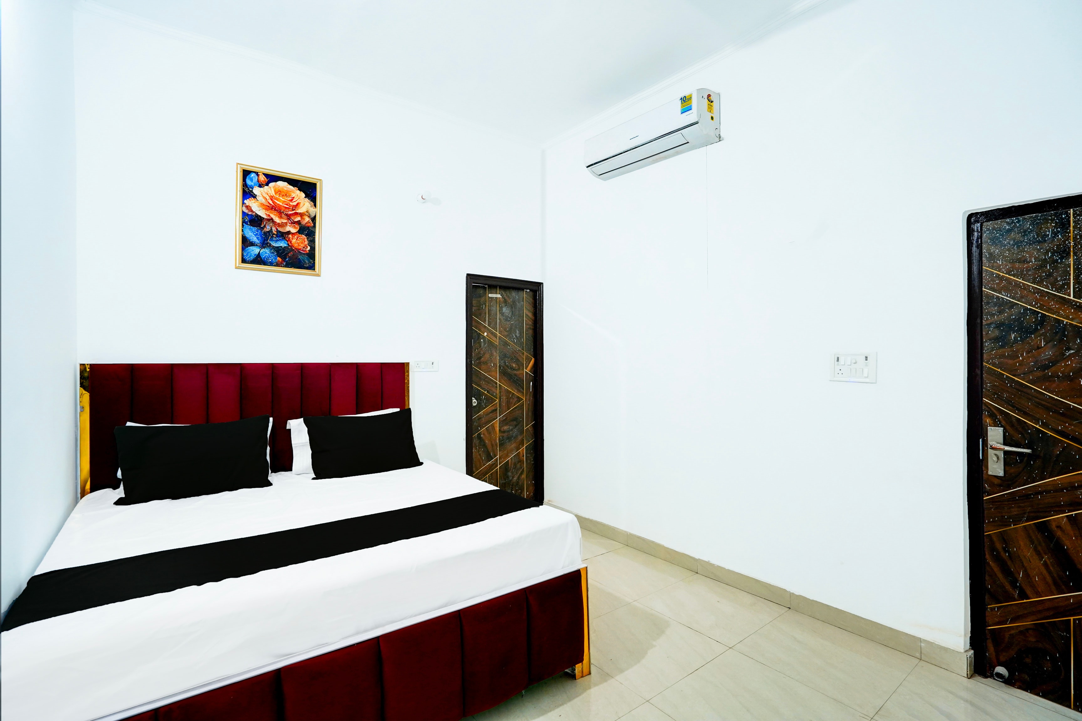 Hotel O CITY GUEST HOUSE - Tap to explore photos