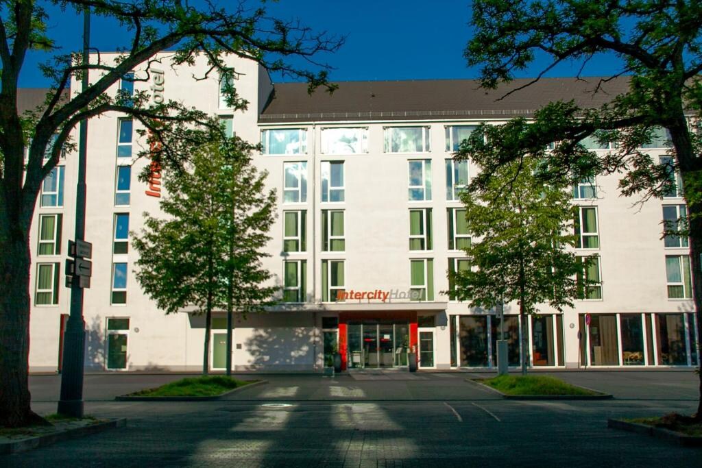 IntercityHotel Darmstadt - Tap to explore photos