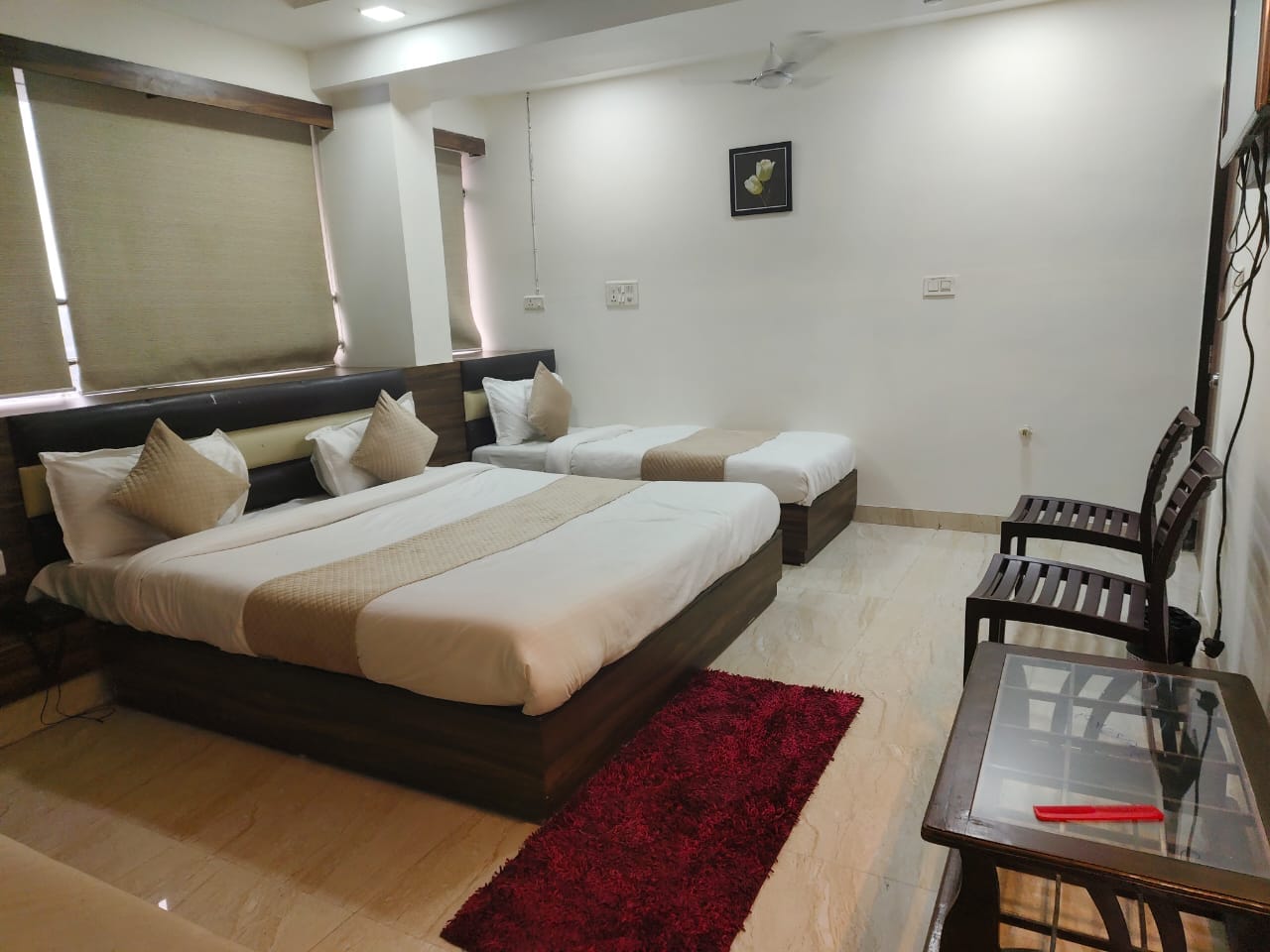 Hotel Sunvilla - Tap to explore photos