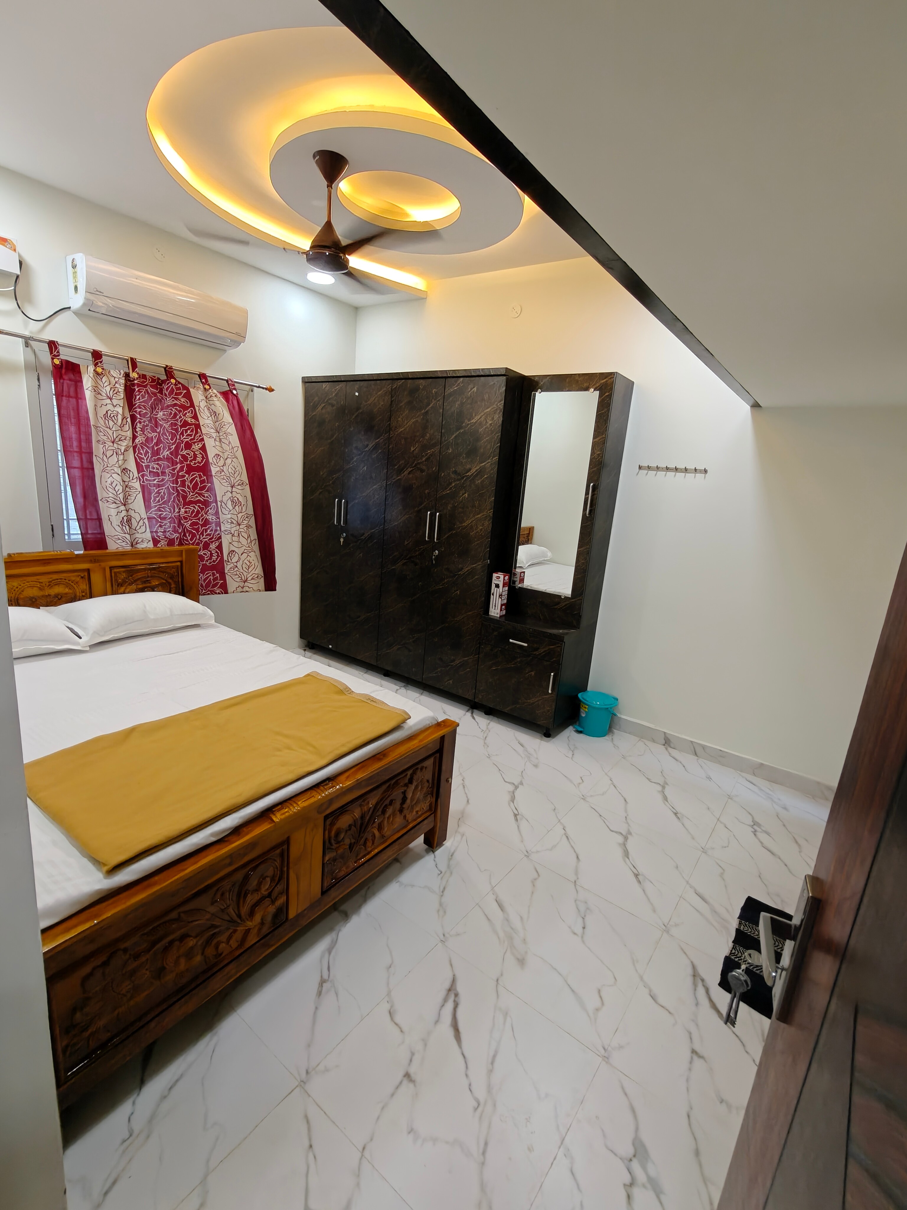 Barani Deepam Home Stay - Tap to explore photos