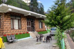 VacationBuddy Swiss Majestic Cottage in Sainj Valley