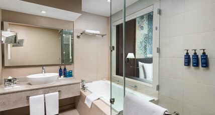 Radisson Blu Hotel & Resort Room Type - Executive Room - View amp; Lounge Access