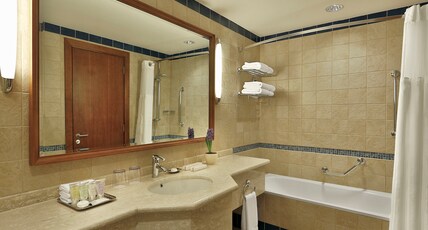 Crowne Plaza JORDAN - DEAD SEA RESORT & SPA Room Type - 1 King Bed Standard Accessible